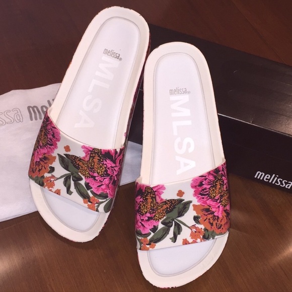 Melissa Beach/Pool/Spa Slide Sandals sizes 8 & 9 - Picture 2 of 7